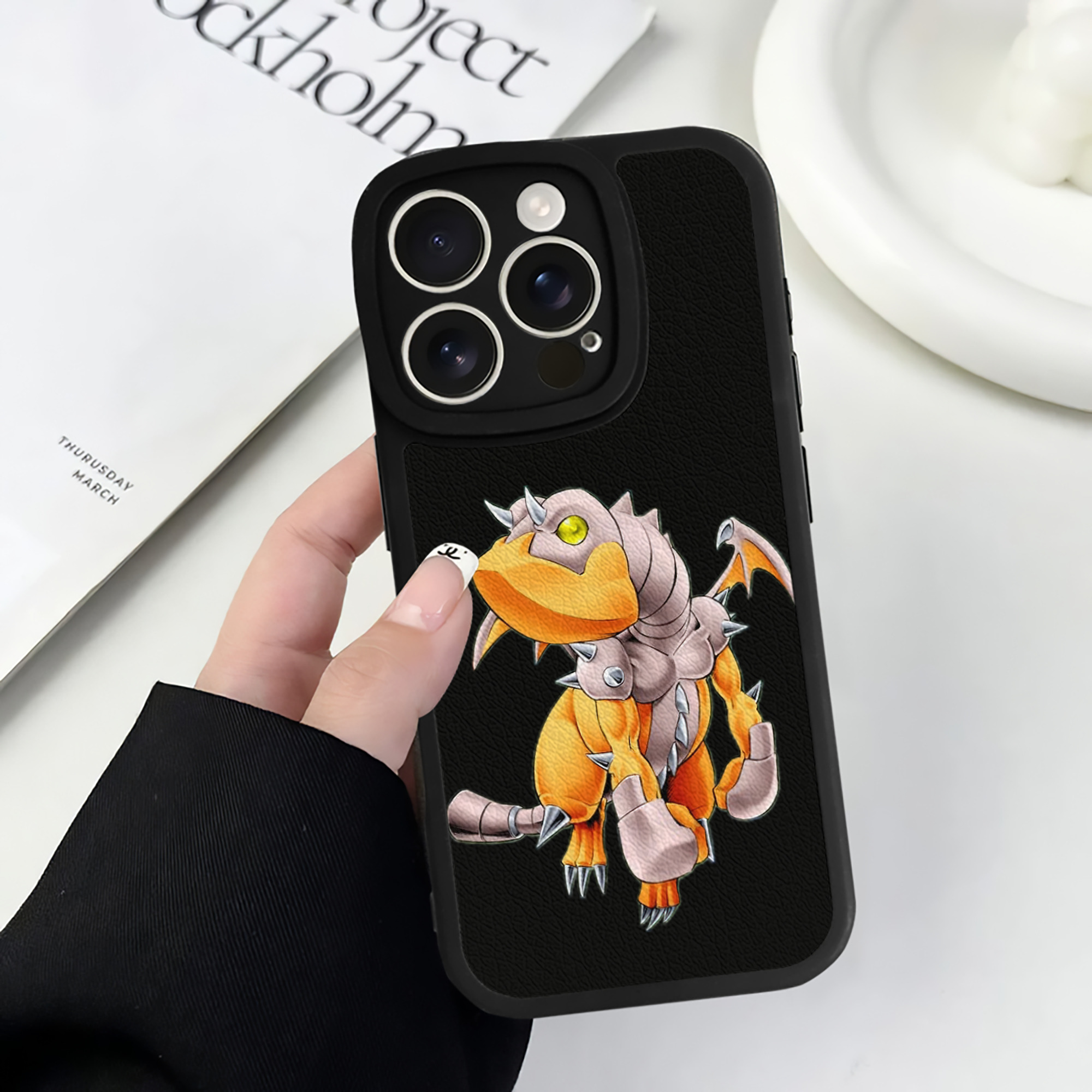 （画像用） 遊☆戯☆王 Yu-Gi-Oh! 【iPhone 16シリーズ対応】シリコンスマホケース（レザー調） 材質：シリコン